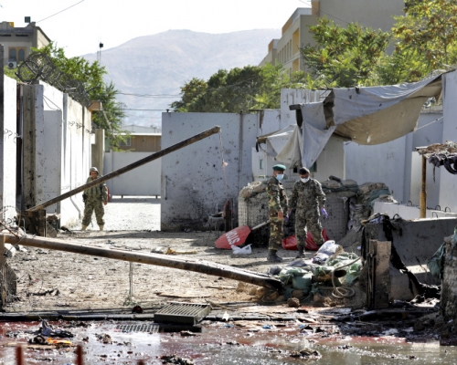 美国驻喀布尔大使馆附近也发生爆炸。AP