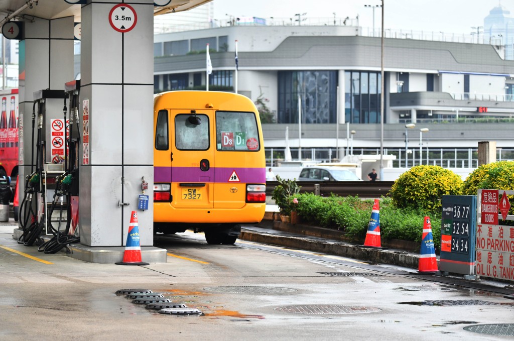 政府擬向的士、公共小巴、學校私家小巴，提供每公升0.5元液化石油氣補貼。資料圖片