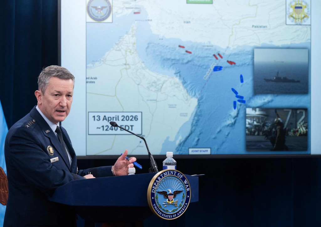 參謀長聯席會議主席凱恩宣布，美軍將全球鎖定與伊朗有關的船隻。法新社