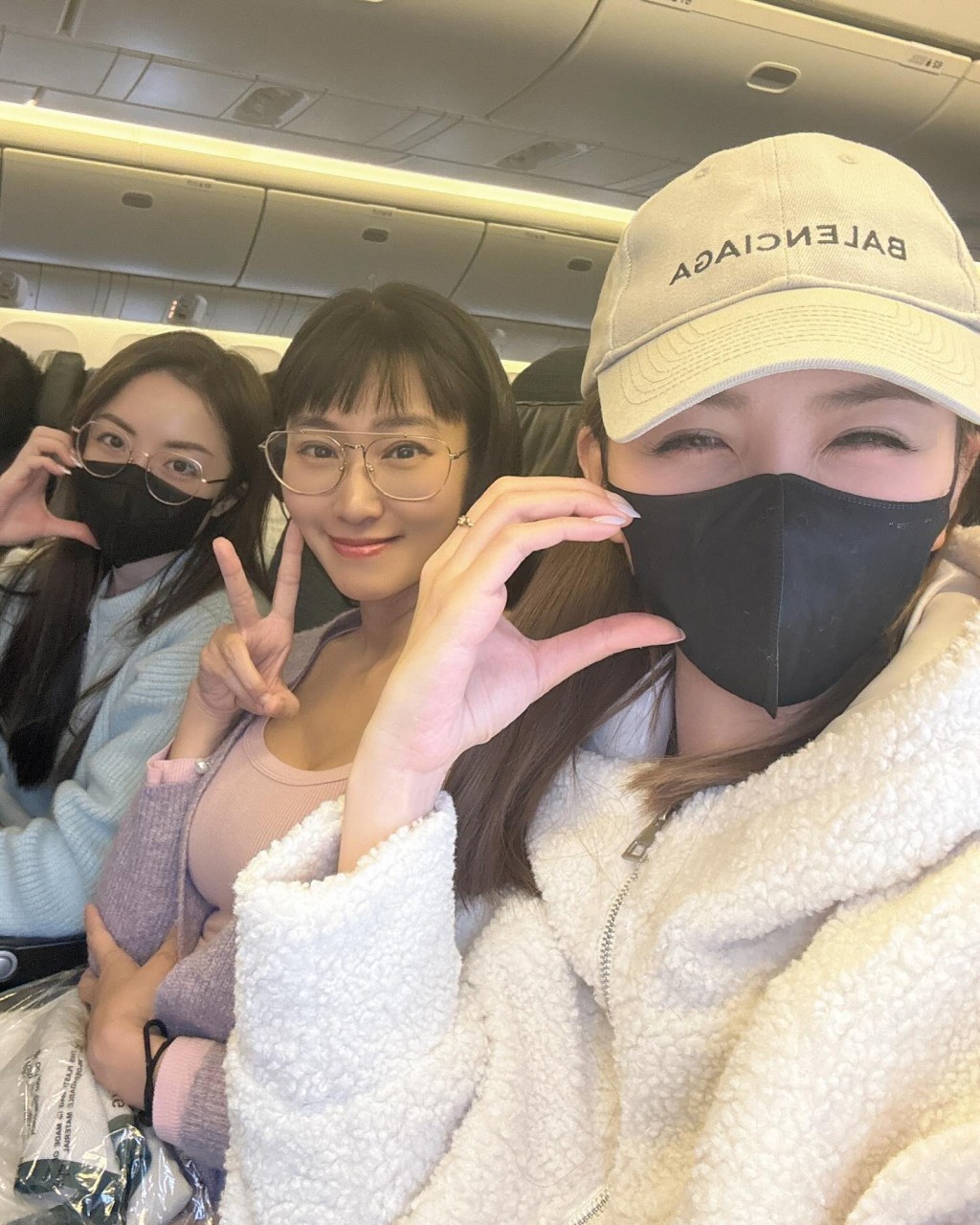庄韵澄近日与友人齐齐飞日本旅行。