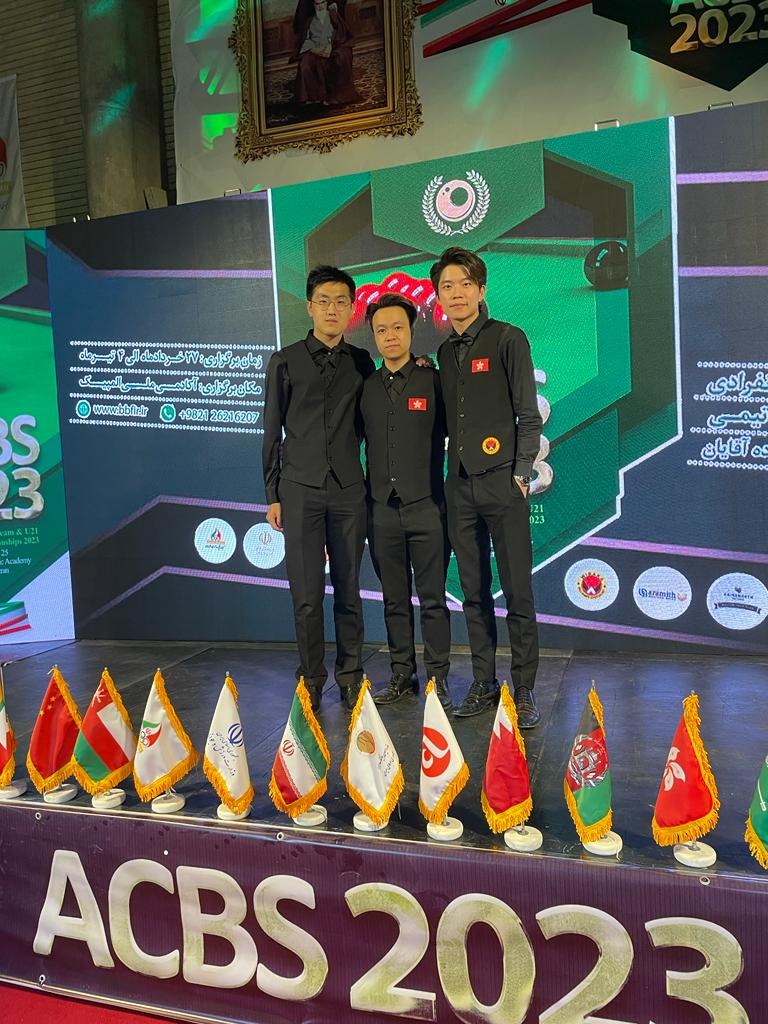 谭润峰(左起)、郑宇乔及张家玮出击。 香港桌球总会图片