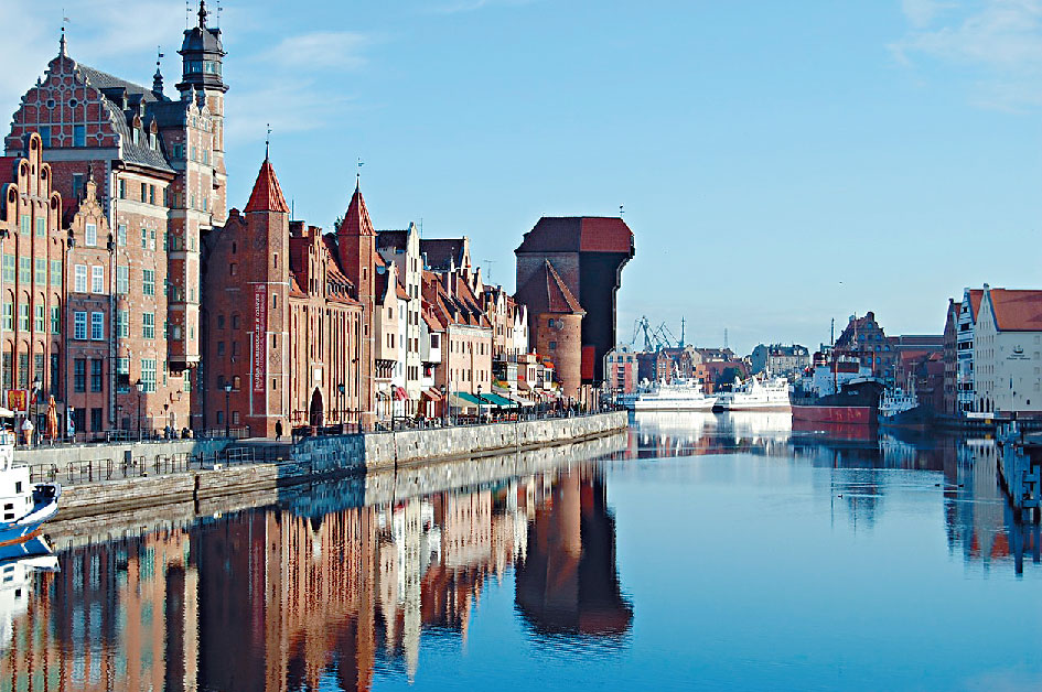 格但斯克是波蘭重要的海港城市，有着該國重要航運與工業中心的地位。