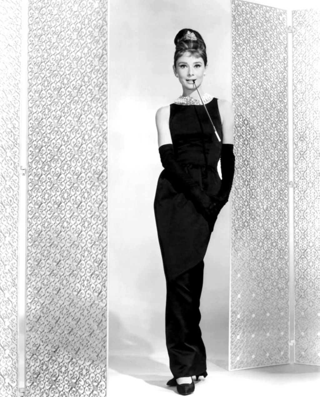 柯德莉夏萍在《珠光寶氣》中所穿的戲服，被譽為「史上最著名小黑裙」。