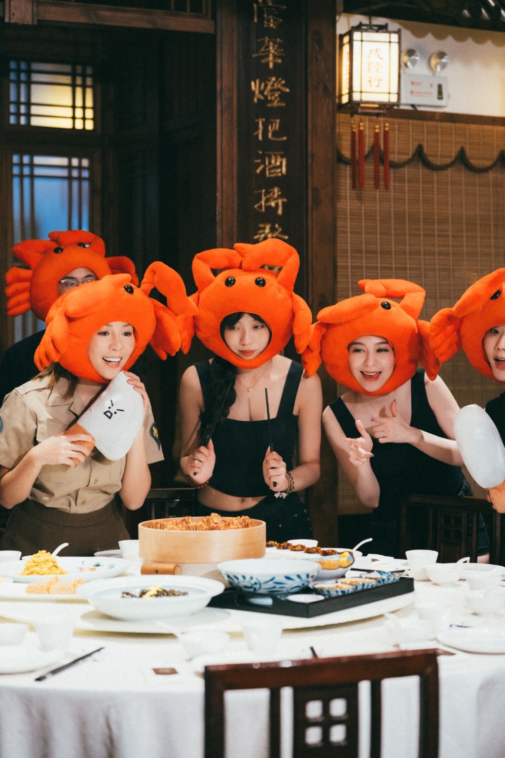 大嘆大閘蟹菜式。 大嘆大閘蟹菜式。