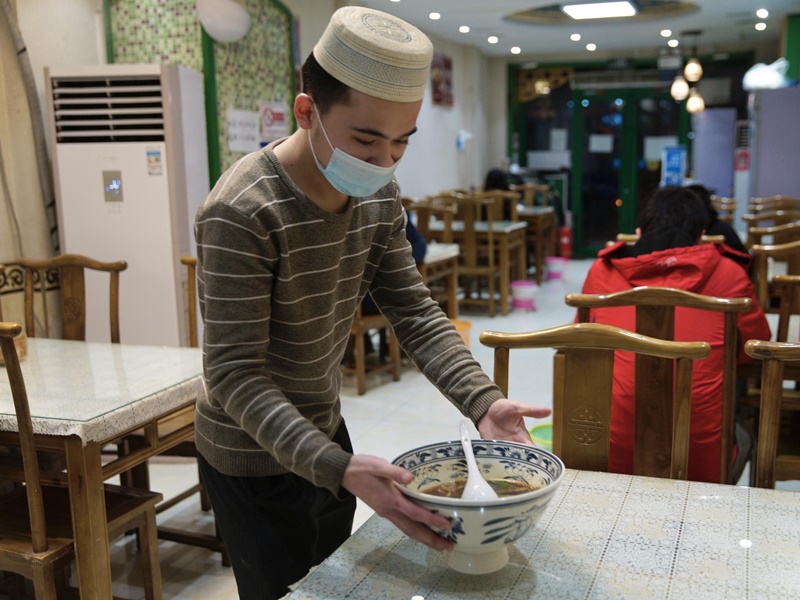 「套餐A」是一個價值22元人民幣(約26港元)的紅燒牛肉麵。網圖