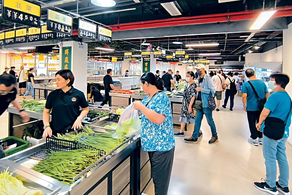 香蓮街市日前開始試業，以專門服務港人為賣點。