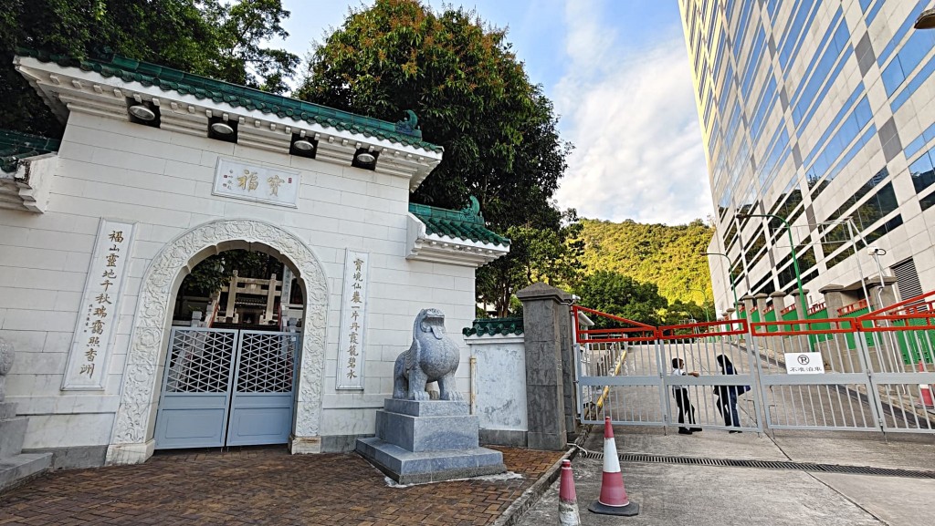 安放在寶福山多個骨灰曾被盜走。黃文威攝