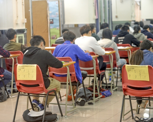 張竹君指若中學文憑試開考，考生應保持衛生。資料圖片