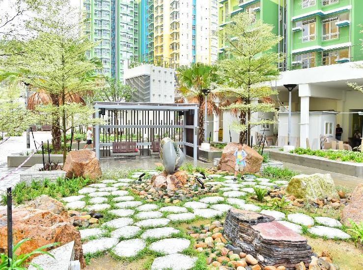 小型岩石公園擺設採自前安達臣道石礦場的石塊。政府新聞處圖片