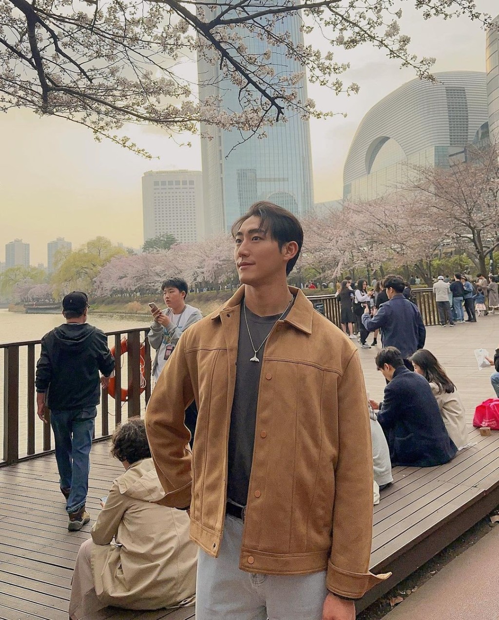 現年30歲。