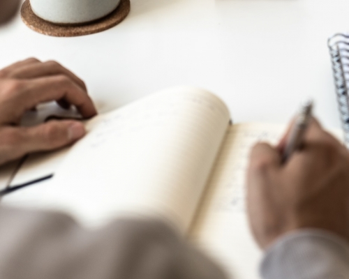 南京中學生因功課問題與母口角，其後刀捅母親。unsplash圖片