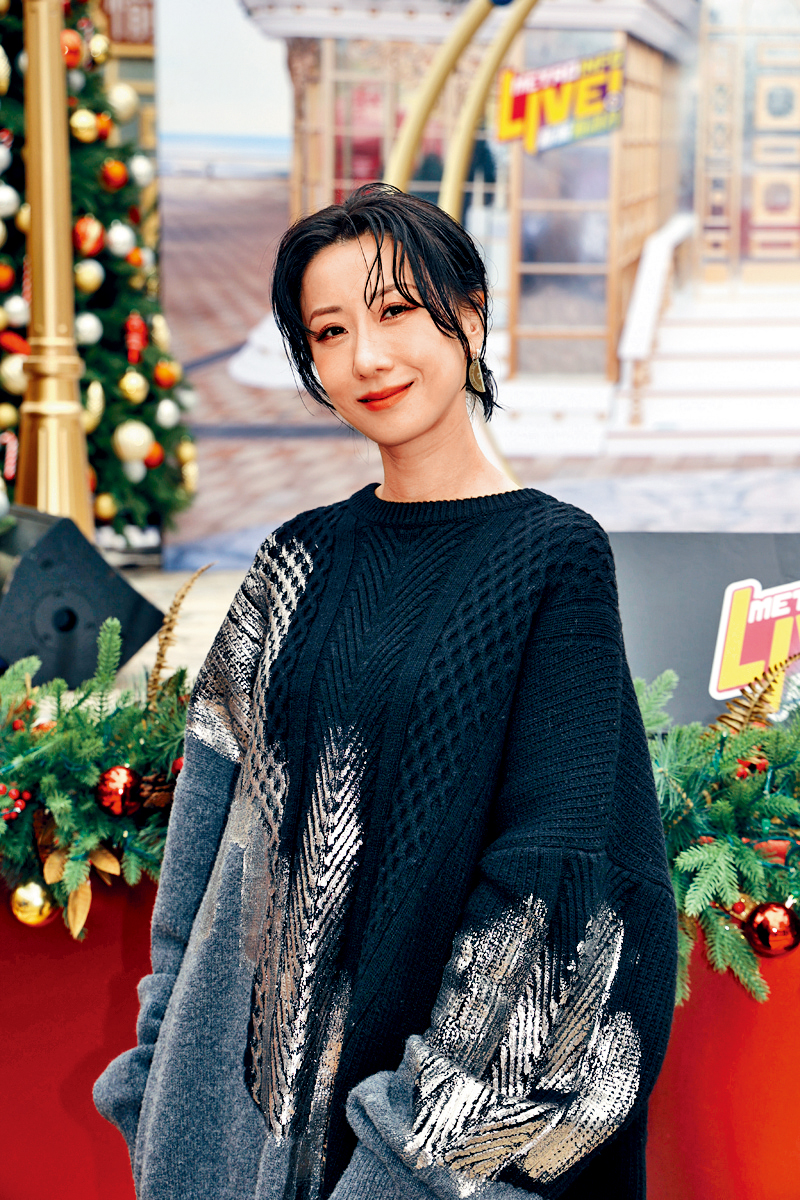 泳兒笑指有點害怕唱情歌。