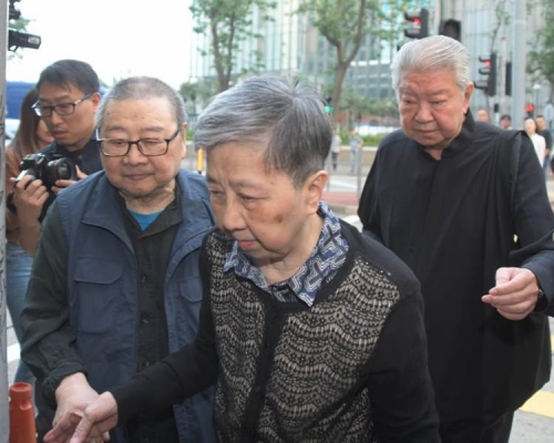 倪匡、蔡瀾送別摯友金庸。