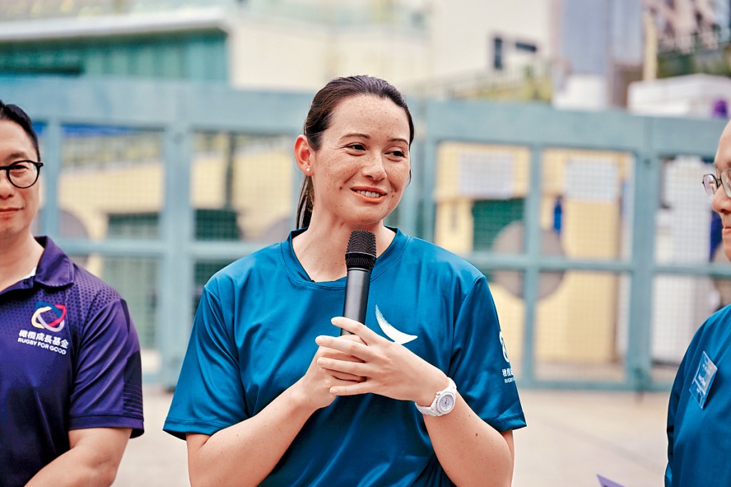 何詩蓓與在場學生交流分享。