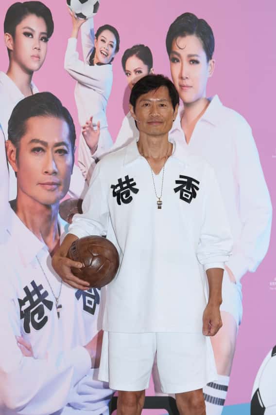 黃德斌演足球教練，挑戰唱粵曲。