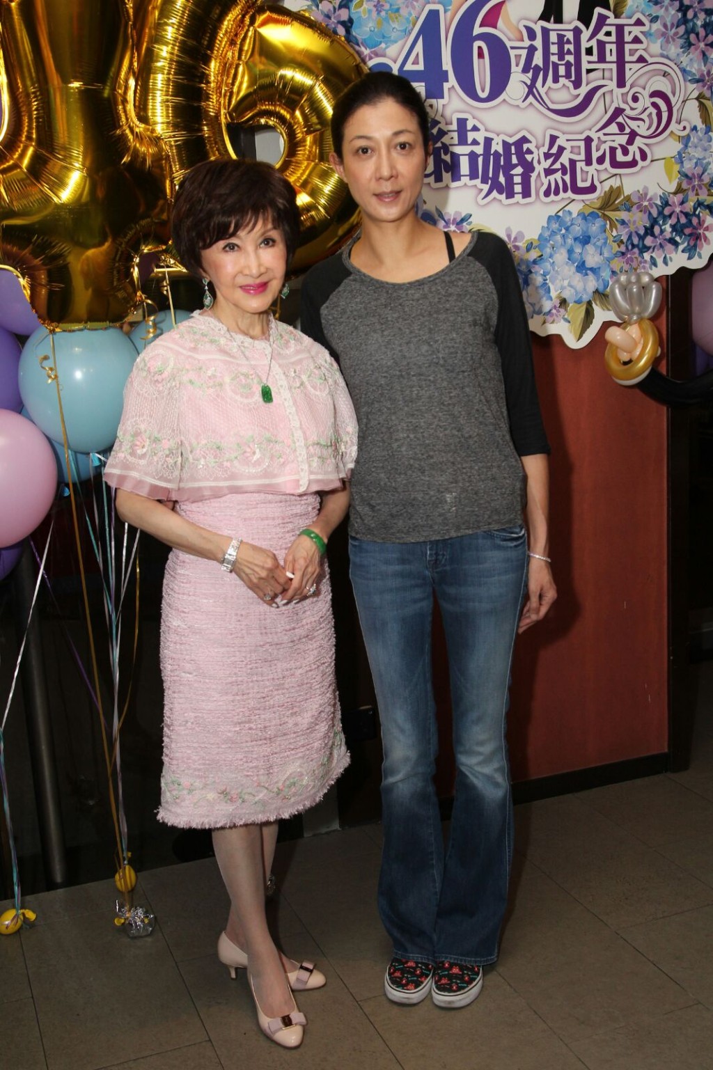 吴绮莉出席郑明明和老公陈树德结婚46周年纪念晚会。 (谭志光 摄)