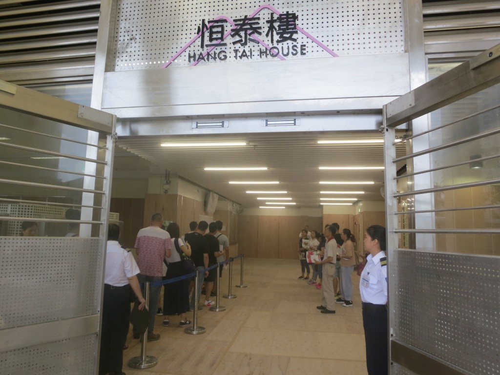 安泰邨四座新落成大廈今起入伙。房委會圖片