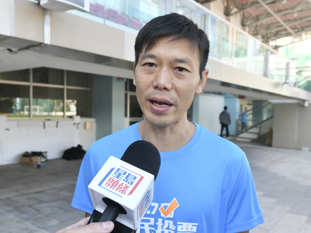 資深跑手黎可基建議跑手互相遷就,分快慢線跑免生意外。 資深跑手黎可基建議跑手互相遷就,分快慢線跑免生意外。