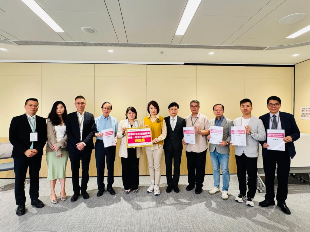 今年6月，民建聯約見醫務衞生局副局長，提交「倡議在黃大仙區覓地興建一所全科急症醫院」建議書。民建聯FB