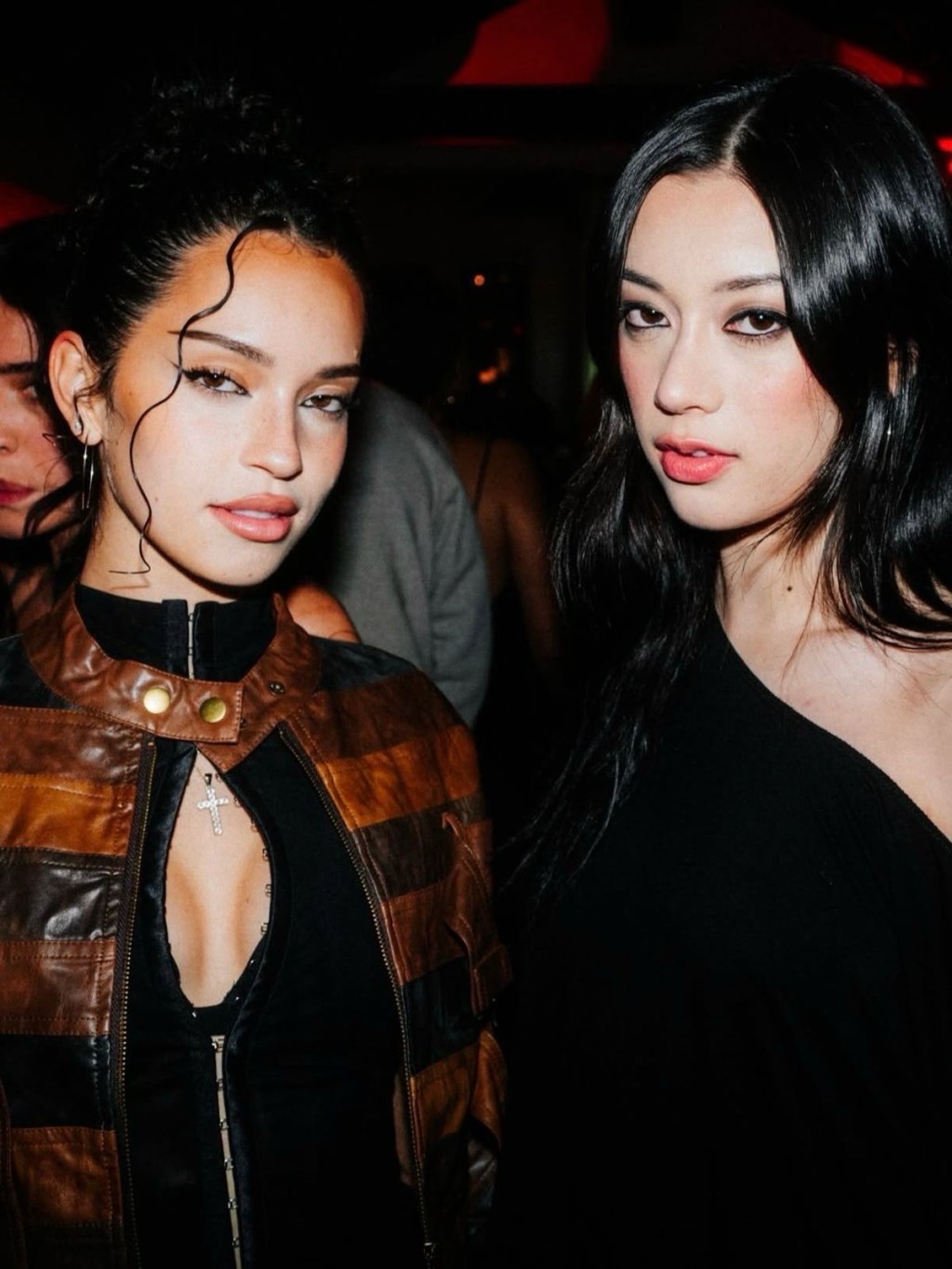 成員Daniela（左）父親的言論，惹來網民猜測Manon停工另有內情。