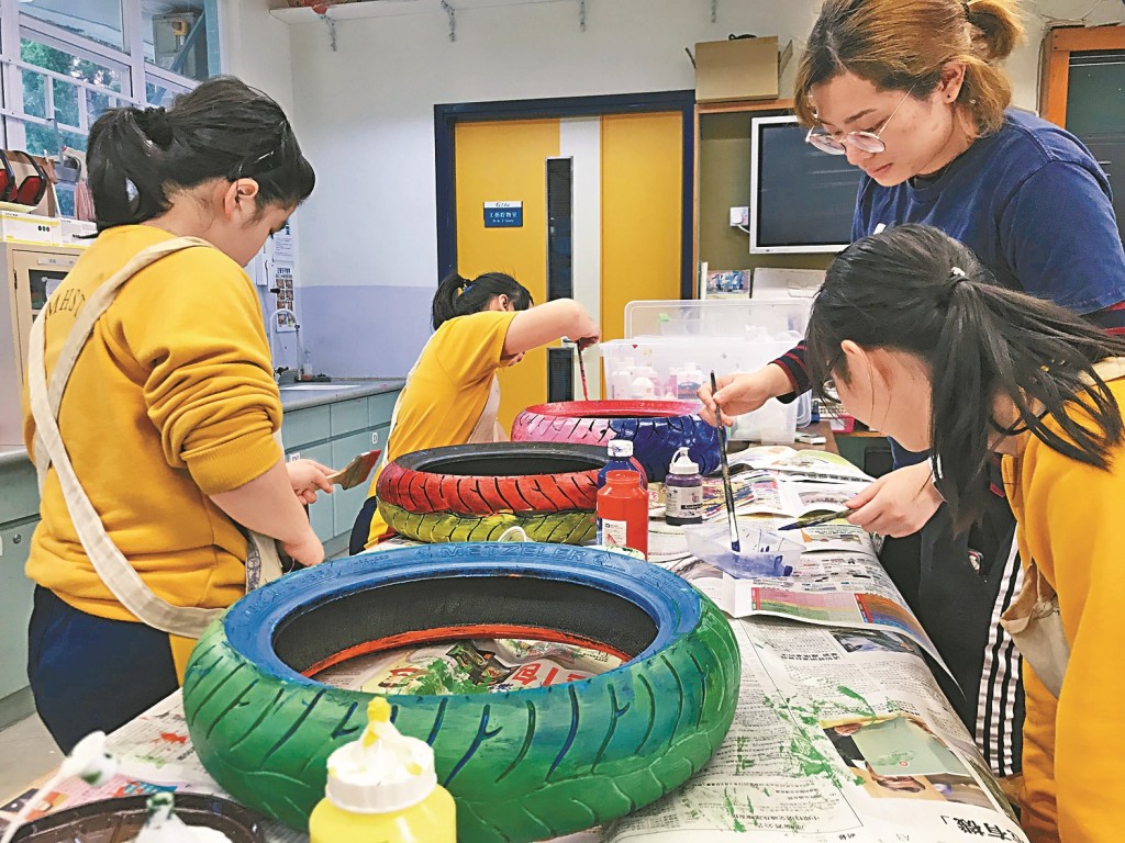 學生通過「動手做」，可以訓練手部肌肉和創意思維。