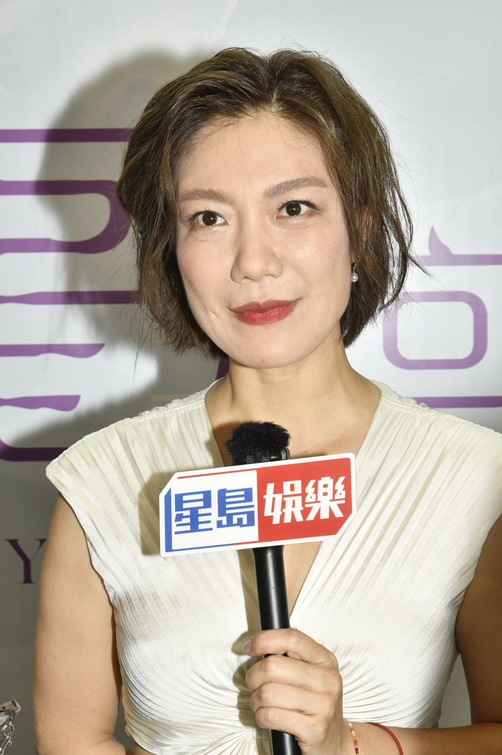 龍婷表示有收看《中年好聲音2》，她會祝福所有在舞台上追夢的參加者。