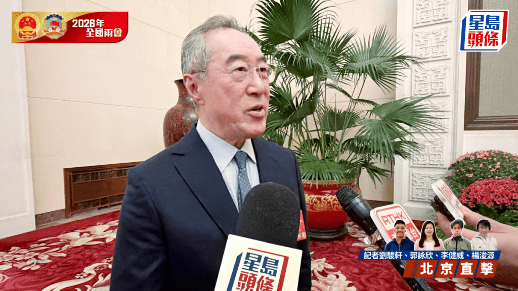 全國政協常委唐英年。