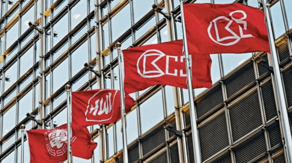 长和表示,强烈反对巴拿马方面的裁定及相应行动,正进行国际仲裁。 长和表示,强烈反对巴拿马方面的裁定及相应行动,正进行国际仲裁。