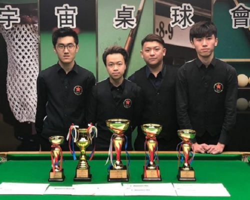 潘正潮(右一)於香港21歲以下青少年英式桌球公開賽(第一站)奪得季軍。網上圖片