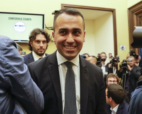 五星運動領袖迪馬約(Luigi Di Maio)表示,根據網上投票結果顯示近八成人支持與民主黨合組政府。AP