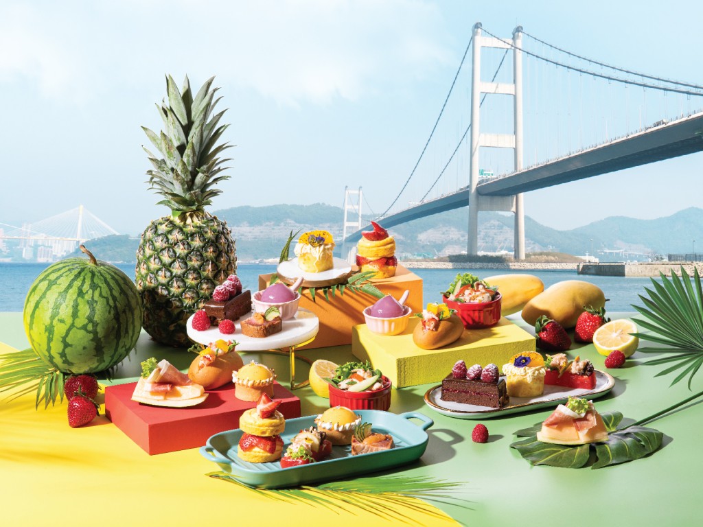 挪亞方舟度假酒店豐盛閣餐廳推出「夏誌果漾遊海景下午茶」。