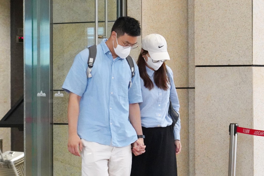 雙胞胎女嬰雙親余炳恒與羅嘉倩。葉偉豪攝 雙胞胎女嬰雙親余炳恒與羅嘉倩。葉偉豪攝