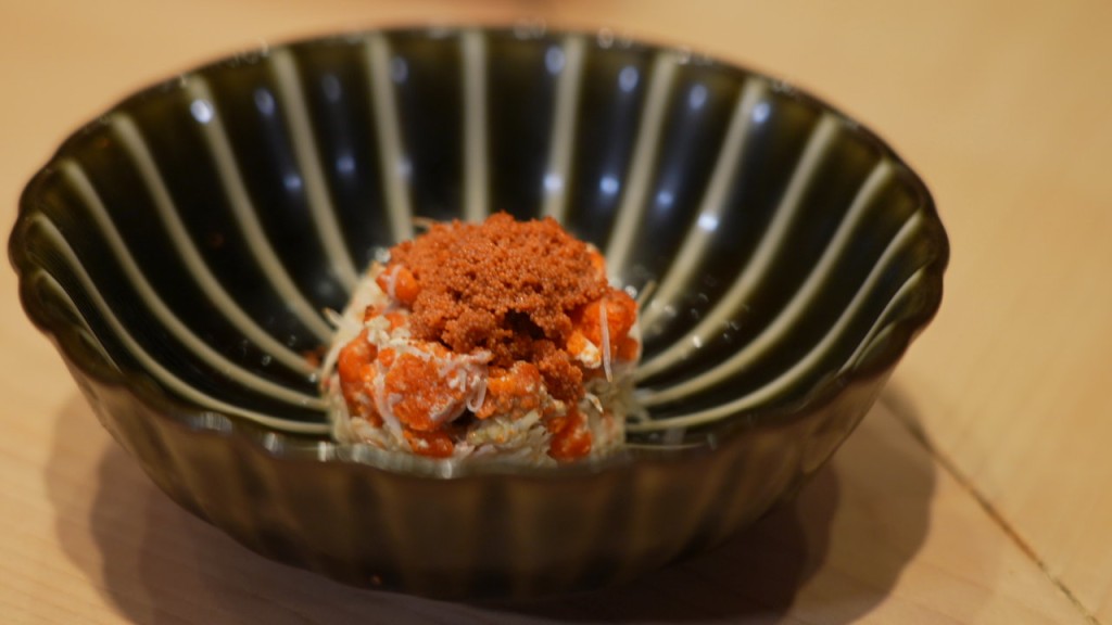 除壽司外，廚師發辦中還有時令海鮮，如11-12月吃香箱蟹。