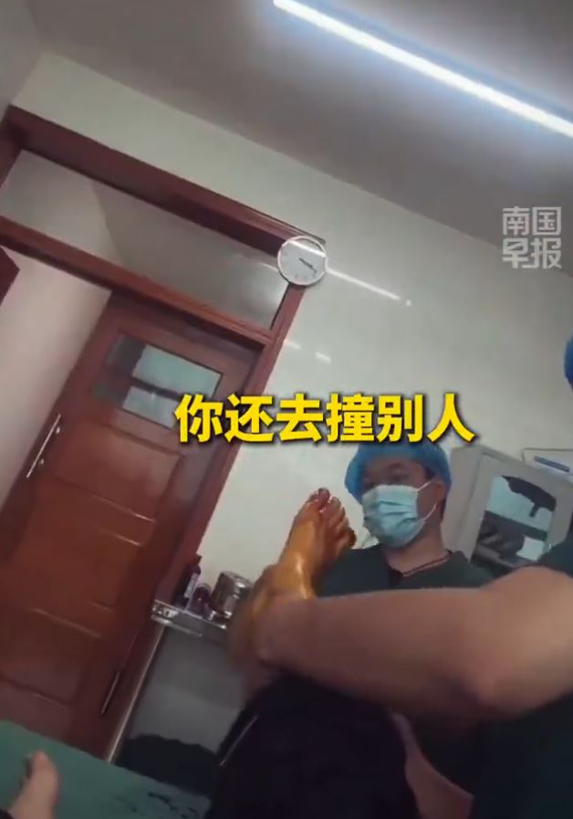 卯先生刚取出右脚骨折处的钢板，离开后即再被车撞要再入院。