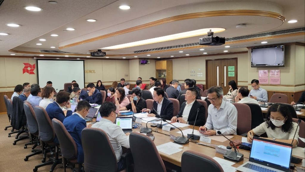 油尖旺區議會關注極端天氣應對 渠務署將加緊巡查區內15水浸黑點。趙克平攝