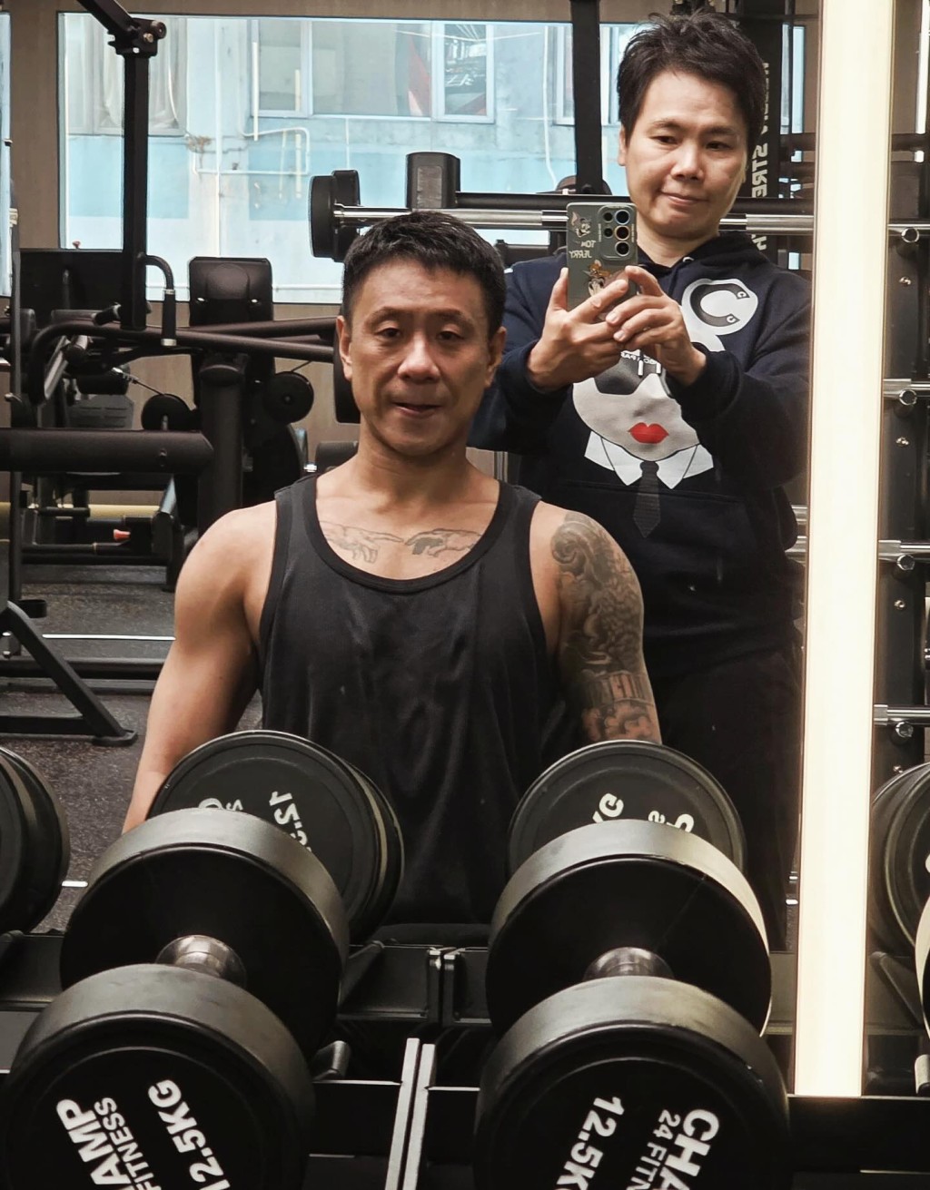 43歲的朱栢康操得好大隻。