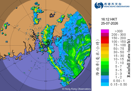 紅霞外圍雨帶為本港帶來強烈狂風雷暴。 紅霞外圍雨帶為本港帶來強烈狂風雷暴。
