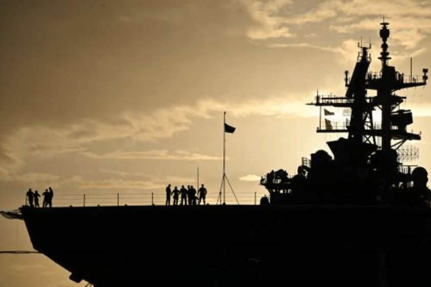 路透社報道指出,雖然特朗普聲稱委國全面遭「南美歷來最大規模艦隊」包圍,但目前尚不清楚美國將如何具體執行封鎖,以及會否動員海岸衛隊實施武力攔截。法新社 路透社報道指出,雖然特朗普聲稱委國全面遭「南美歷來最大規模艦隊」包圍,但目前尚不清楚美國將如何具體執行封鎖,以及會否動員海岸衛隊實施武力攔截。法新社