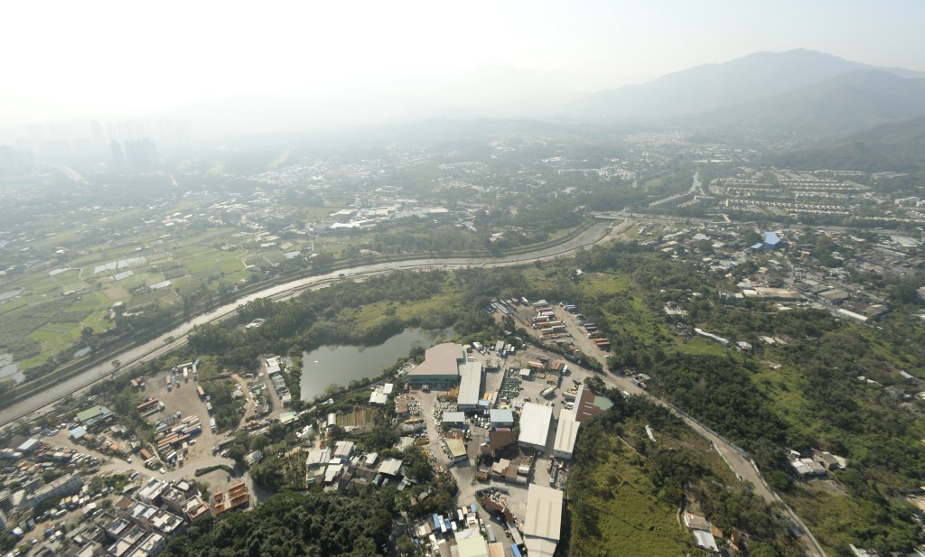 上水古洞北燕崗村(雙魚河左方)和古洞村(雙魚河右方)一帶環境。資料圖片