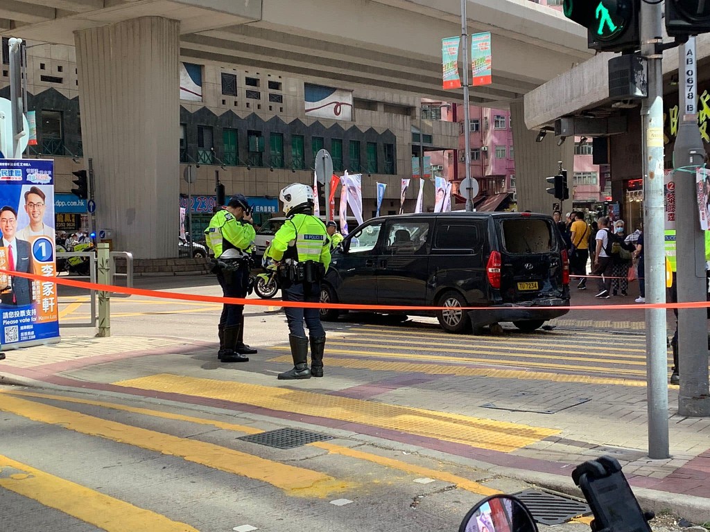 警方封鎖現場調查。fb：車cam L（香港群組）