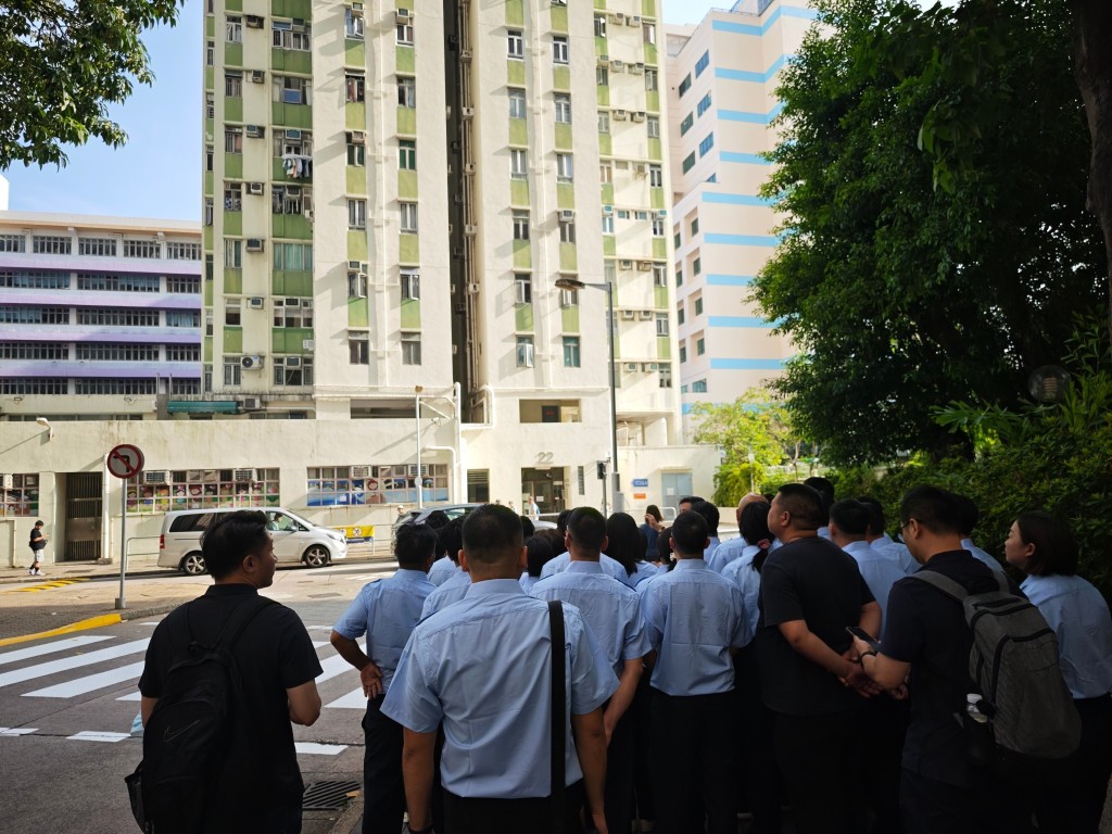 面對網民質疑，法團認為「不妨放下偏見，先公平觀察他們的表現再作定奪」。麗晶花園業主立案法團FB圖片