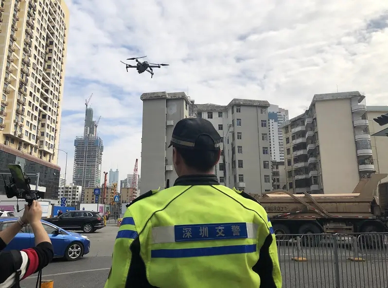 深圳打造「空中交警隊」。