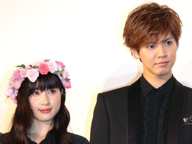 片寄涼太和土屋太鳳於2023年元旦宣布婚訊，同年8月誕下女兒。