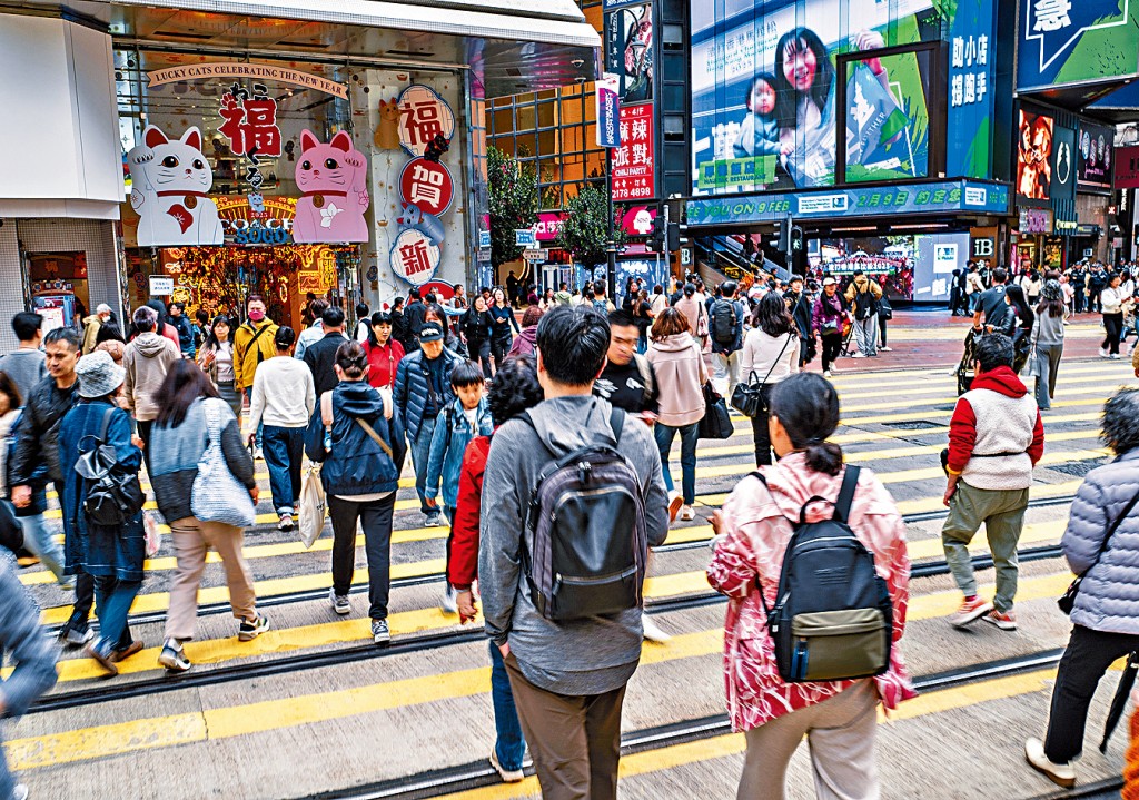 內地旅客約373萬人次，按年增加25%。