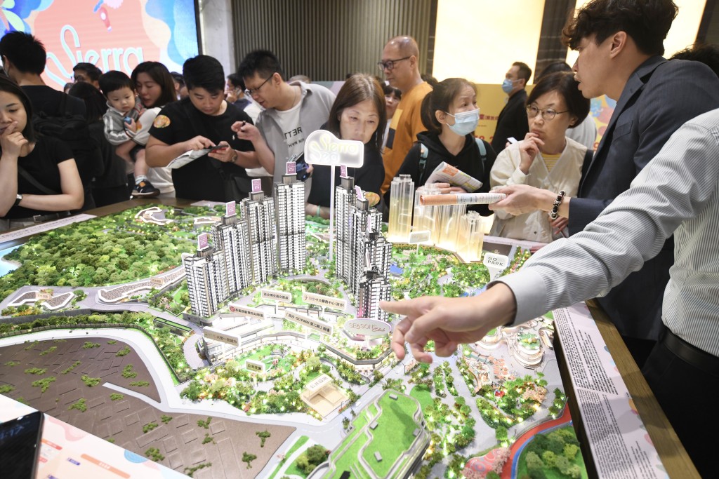新地發展的西沙SIERRA SEA，首輪價單發售318伙即日全數沽清，投資者比例更高達約3至4成。