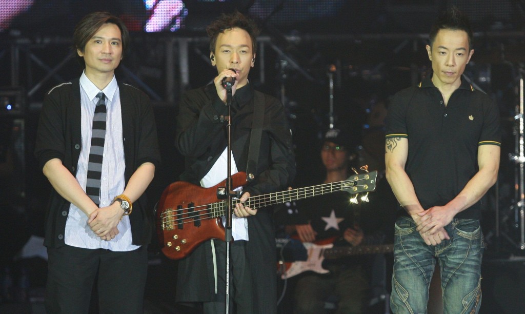 2006年，家駒46歲冥壽，家強舉行《別了家駒15載海闊天空音樂會》，當時阿Paul及世榮都有份演出。