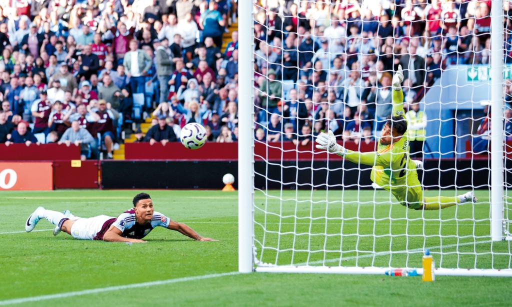 拉耶救出屈坚斯近顶，神乎其技。