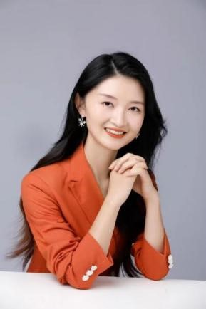 頌缽療癒師：李小陽