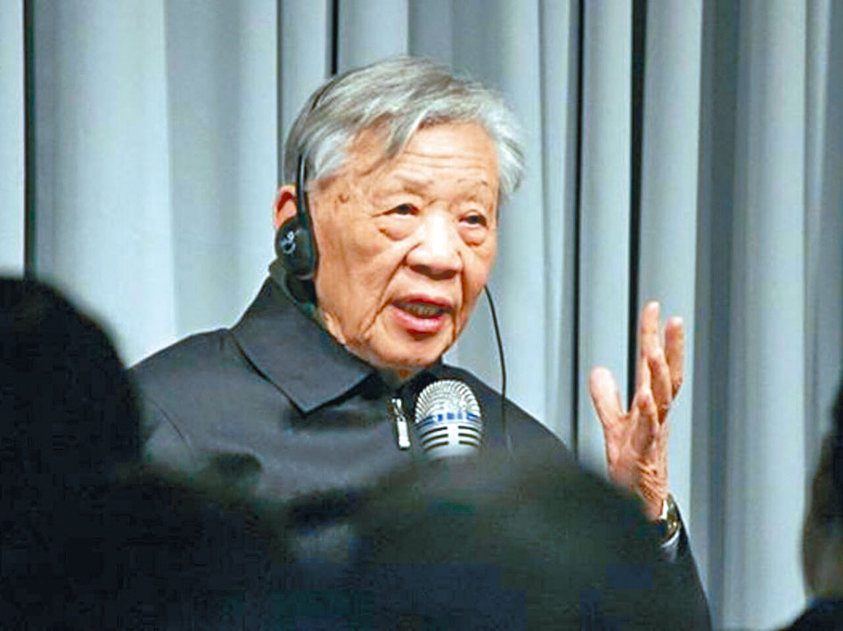 张思之曾担任「四人帮」律师。