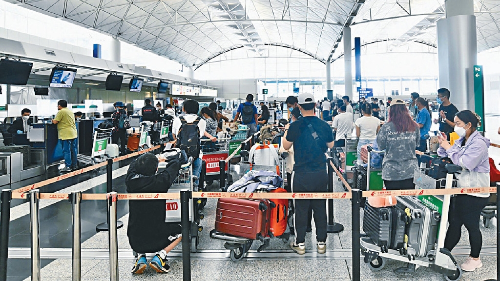 機場客運量回復至疫情前水平80%,機管局料明年底全面復常。資料圖片